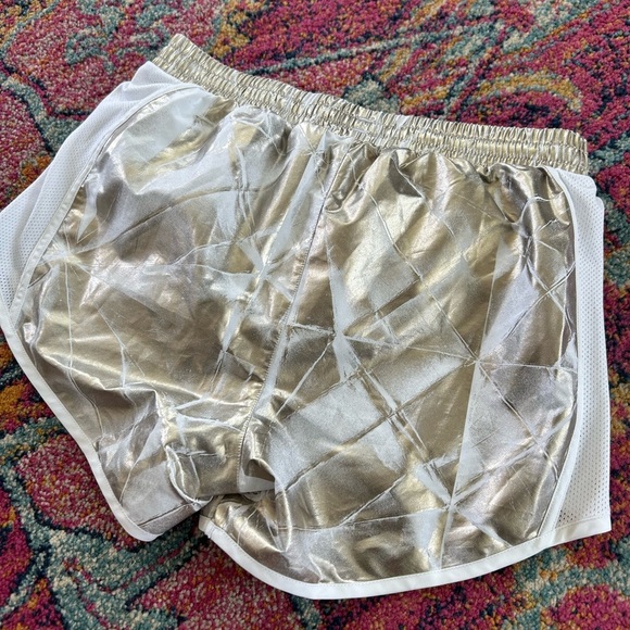 🔥Under Armour | Women’s Gold and White Crackle Heat Gear Running Shorts lined XS - Picture 3 of 10